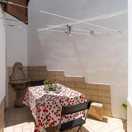 La Casa Di Lena Apartment *